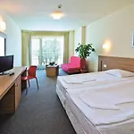 Hotel Jeravi Club