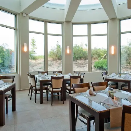 Jeravi Club Hotel 4*