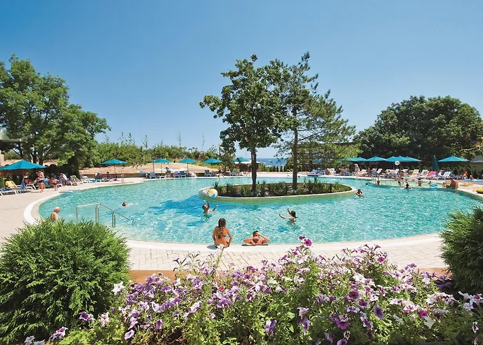 Jeravi Club Hotel 4*