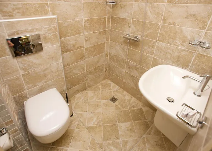 Jeravi Club Hotel 4*