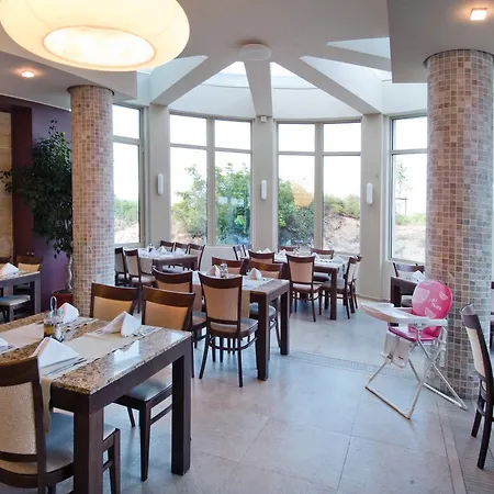 Jeravi Club Hotell